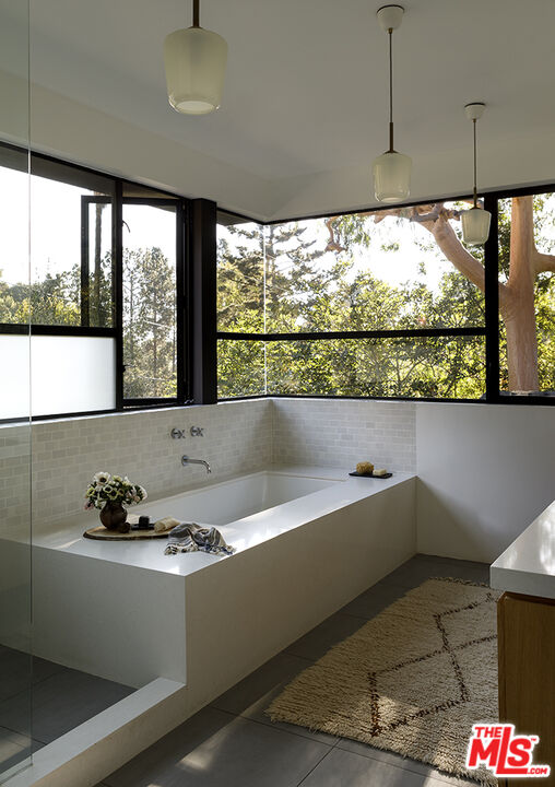 8970 Wonderland Park Ave