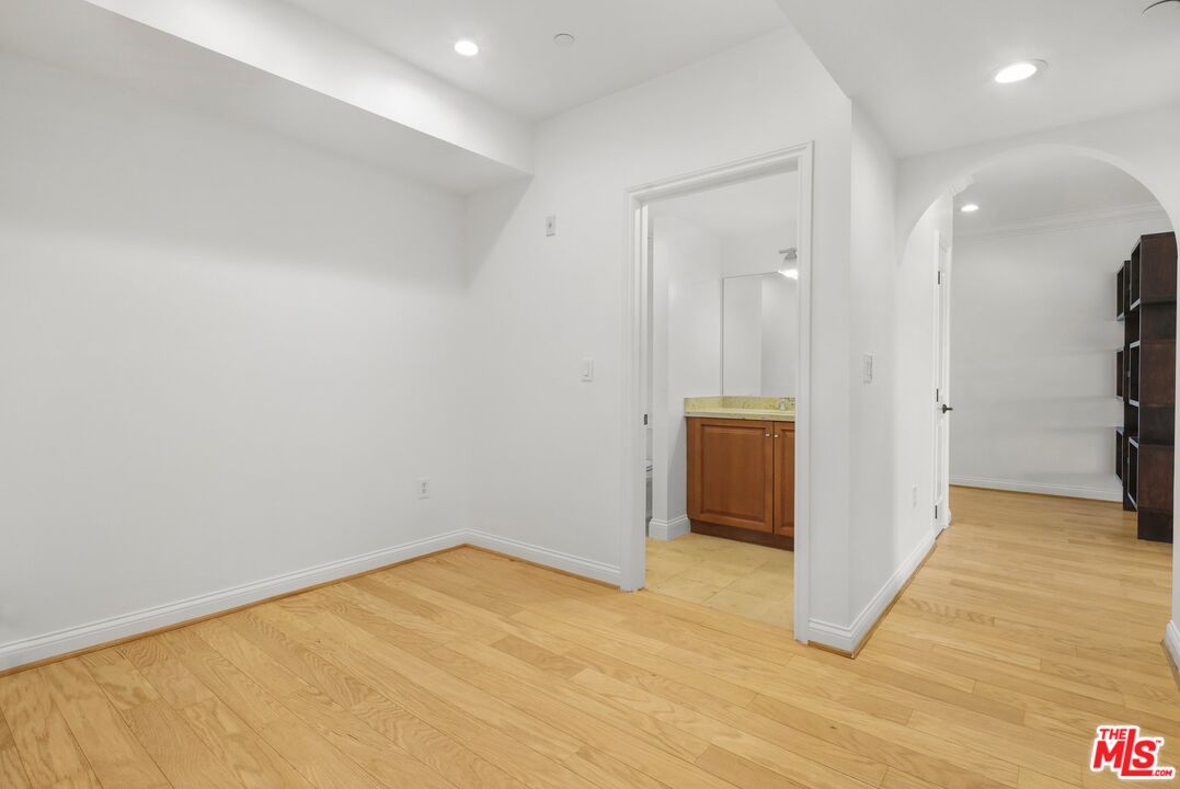 11863 Darlington Ave Unit: 304