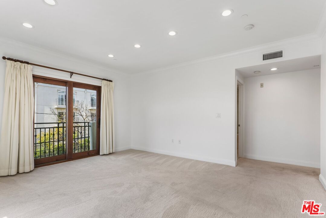 11863 Darlington Ave Unit: 304