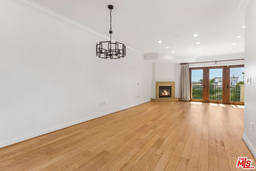 11863 Darlington Ave Unit: 304