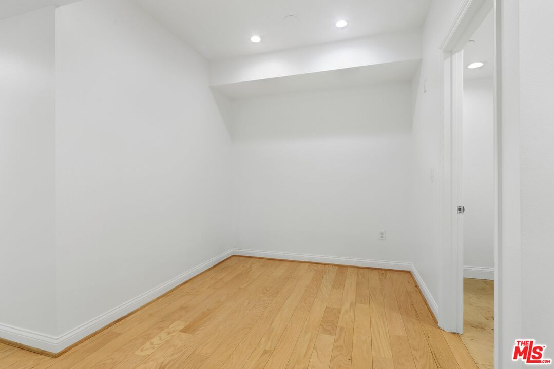 11863 Darlington Ave Unit: 304