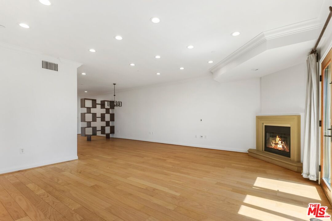 11863 Darlington Ave Unit: 304