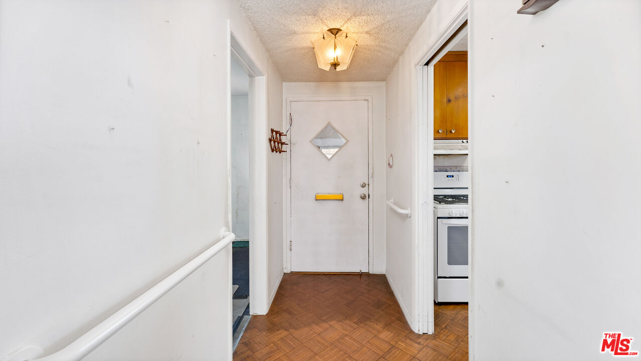 21321 Palos Verdes Blvd