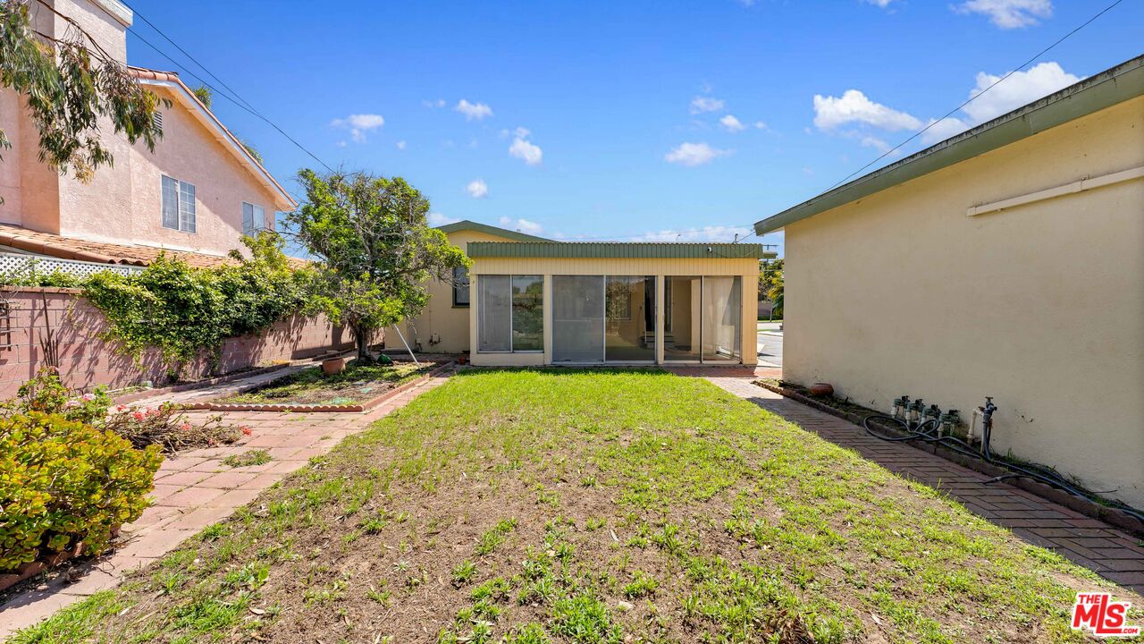 21321 Palos Verdes Blvd