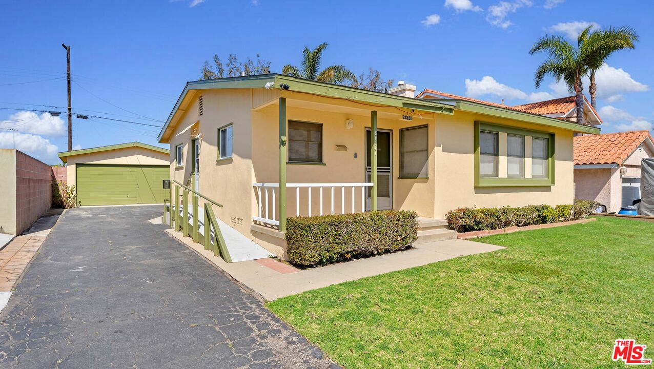 21321 Palos Verdes Blvd