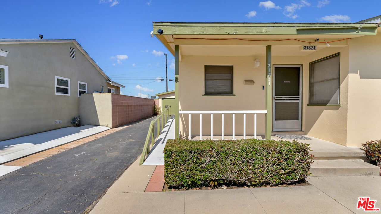 21321 Palos Verdes Blvd