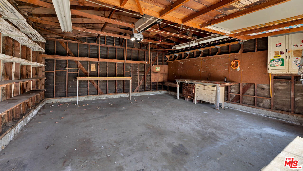 21321 Palos Verdes Blvd