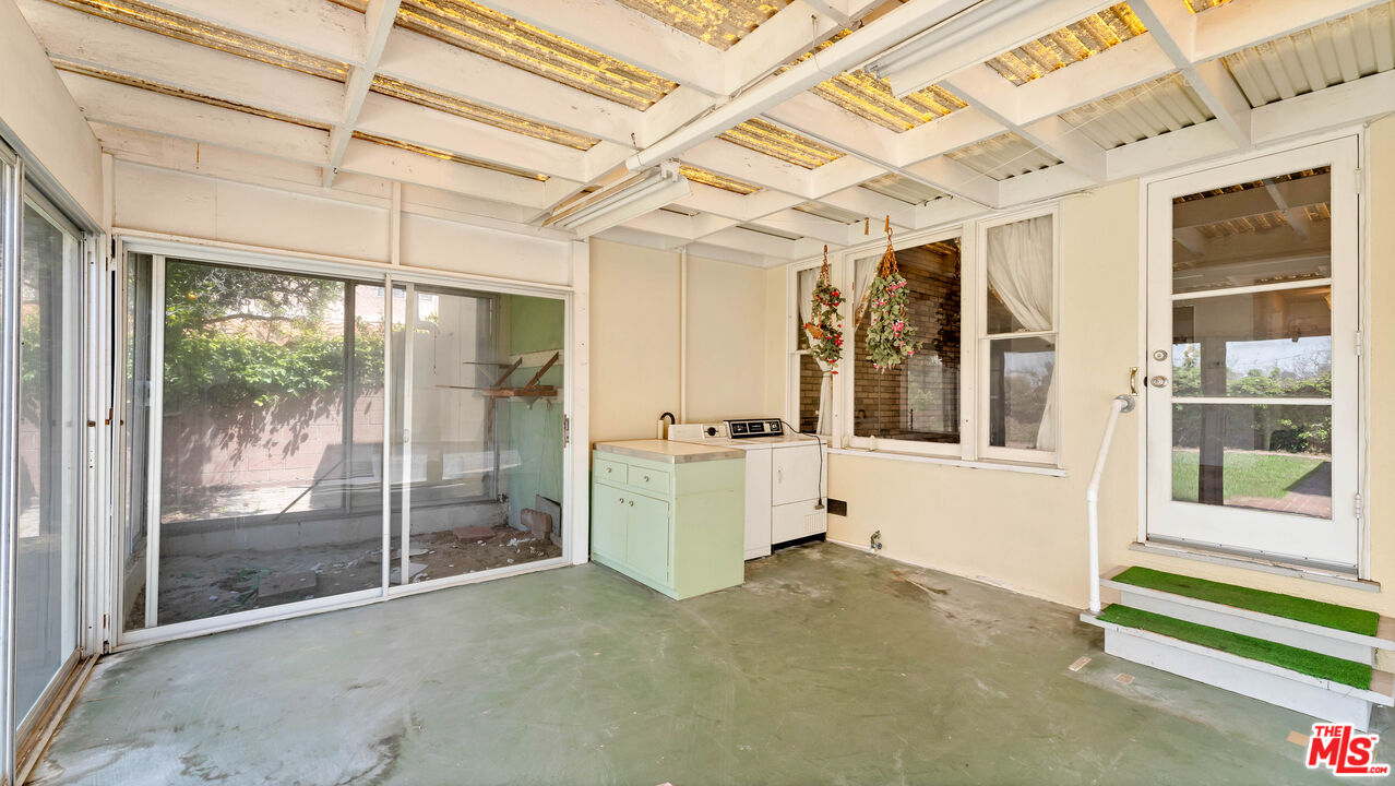 21321 Palos Verdes Blvd