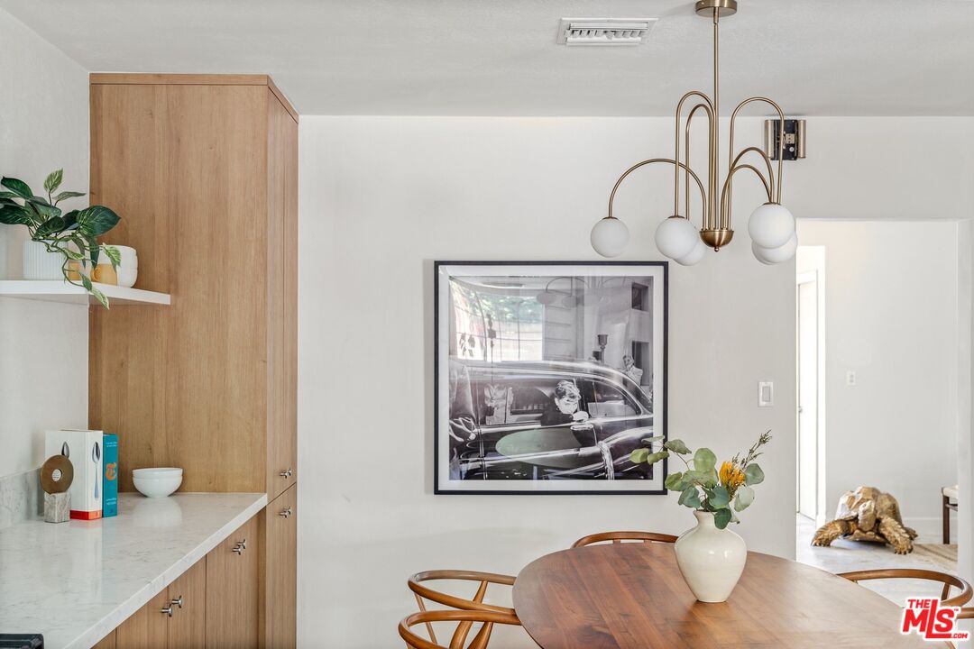 420 E Los Amigos Ave