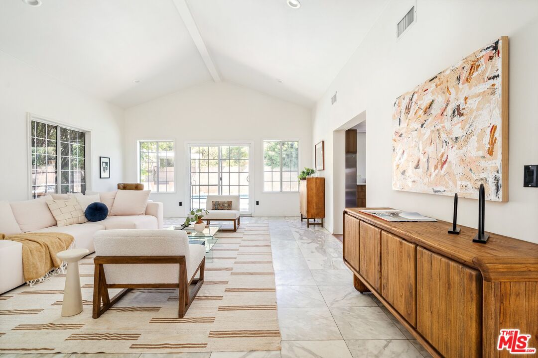 420 E Los Amigos Ave