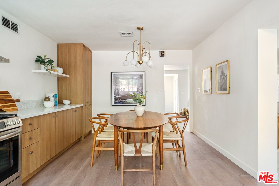 420 E Los Amigos Ave