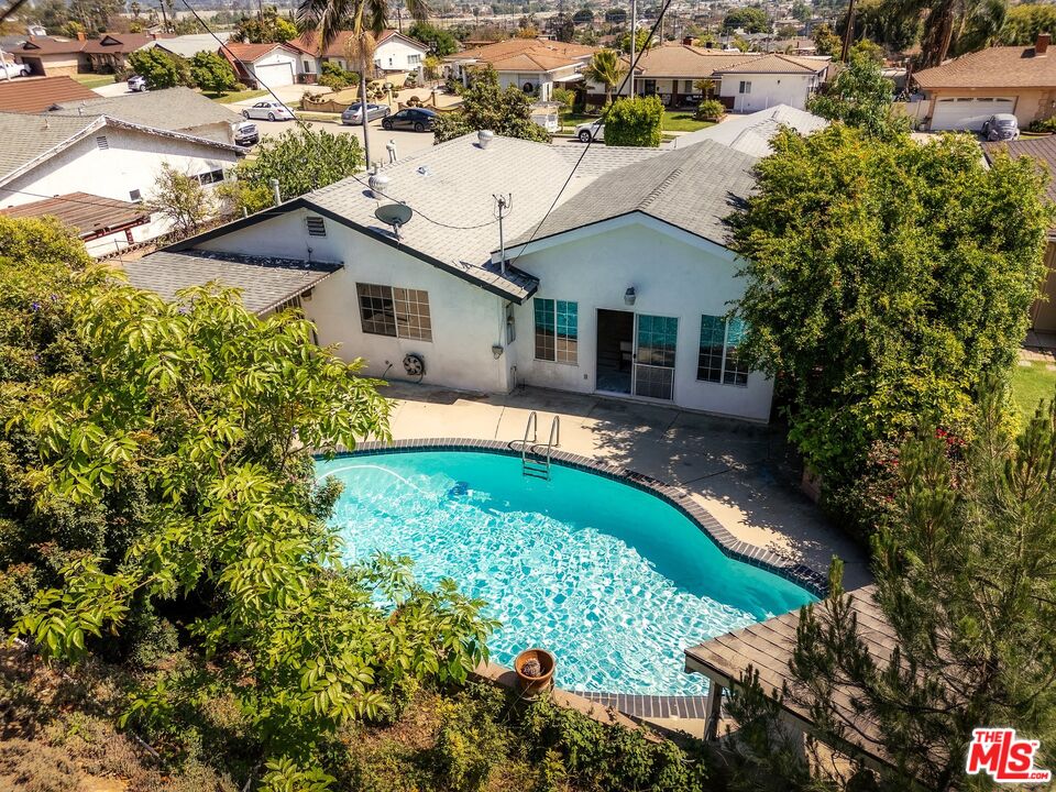 420 E Los Amigos Ave