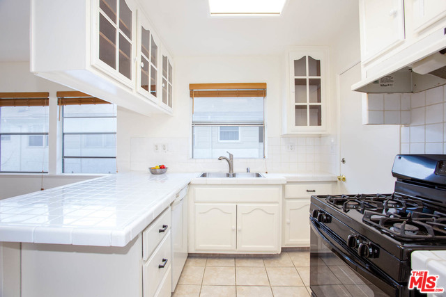 3616 KALSMAN DR Unit: 4