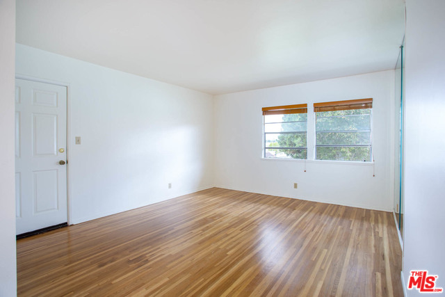 3616 KALSMAN DR Unit: 4