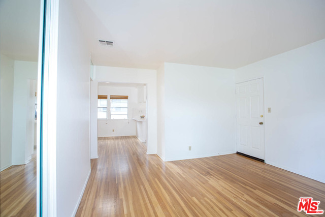 3616 KALSMAN DR Unit: 4