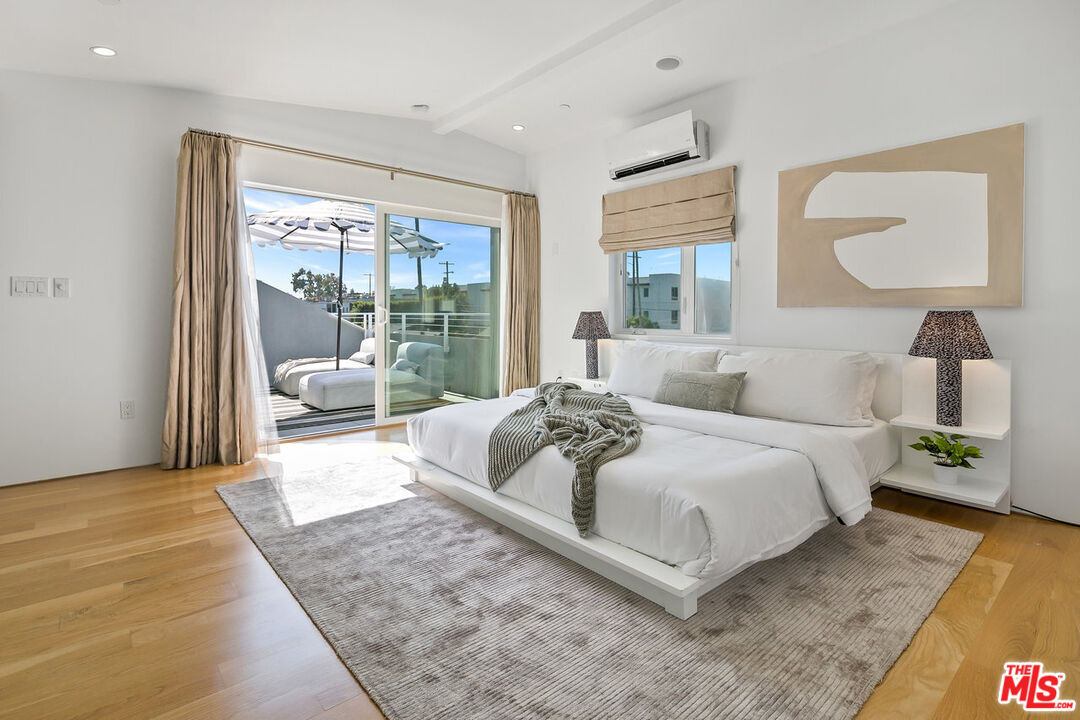 338 Rennie Ave Unit: A