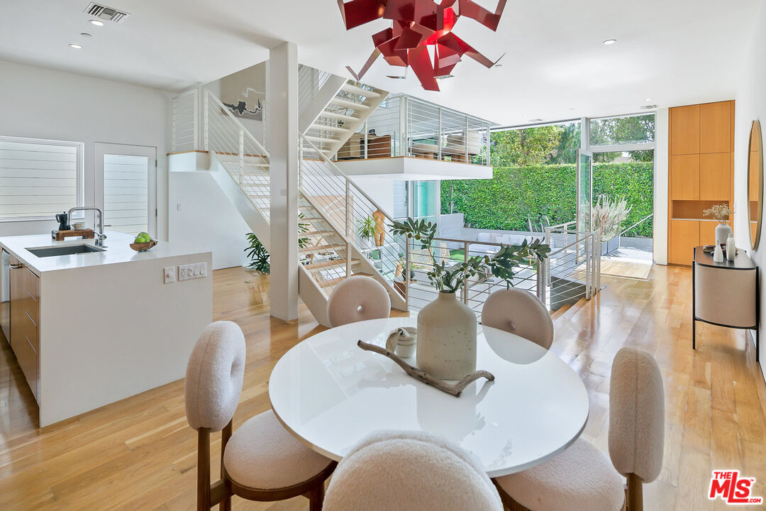 338 Rennie Ave Unit: A