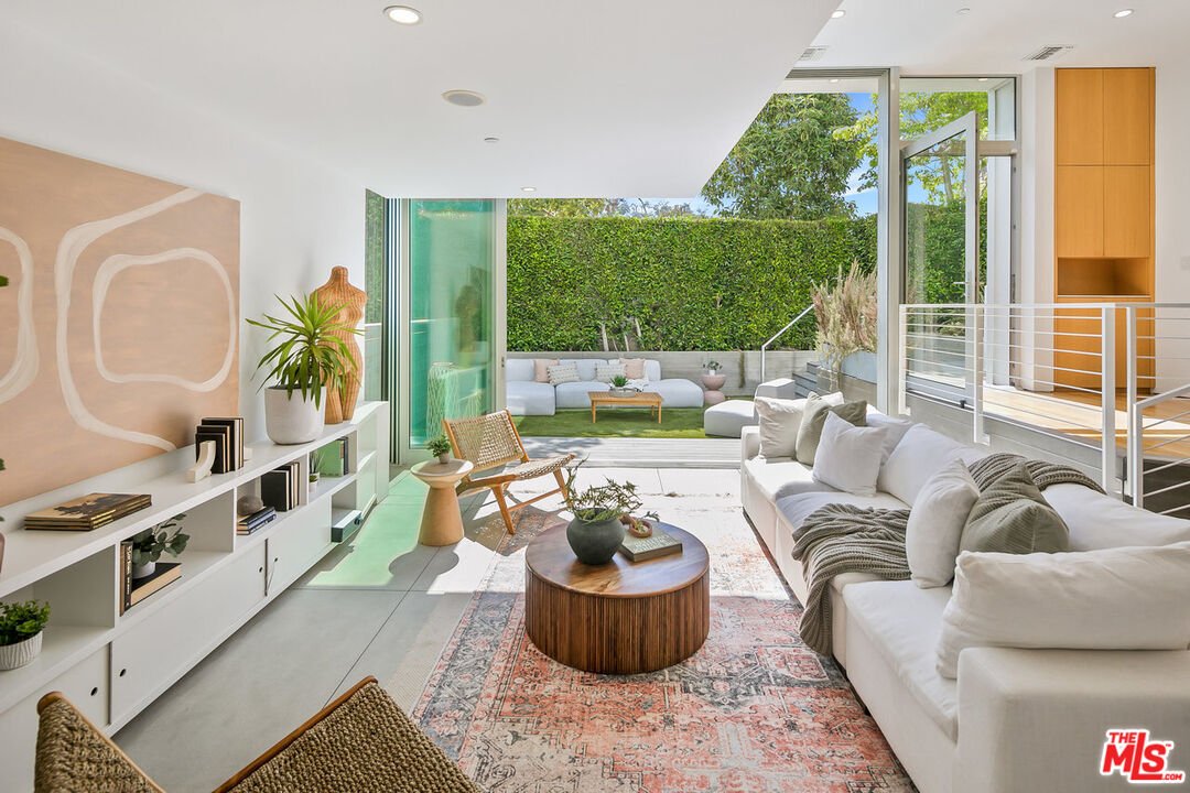 338 Rennie Ave Unit: A