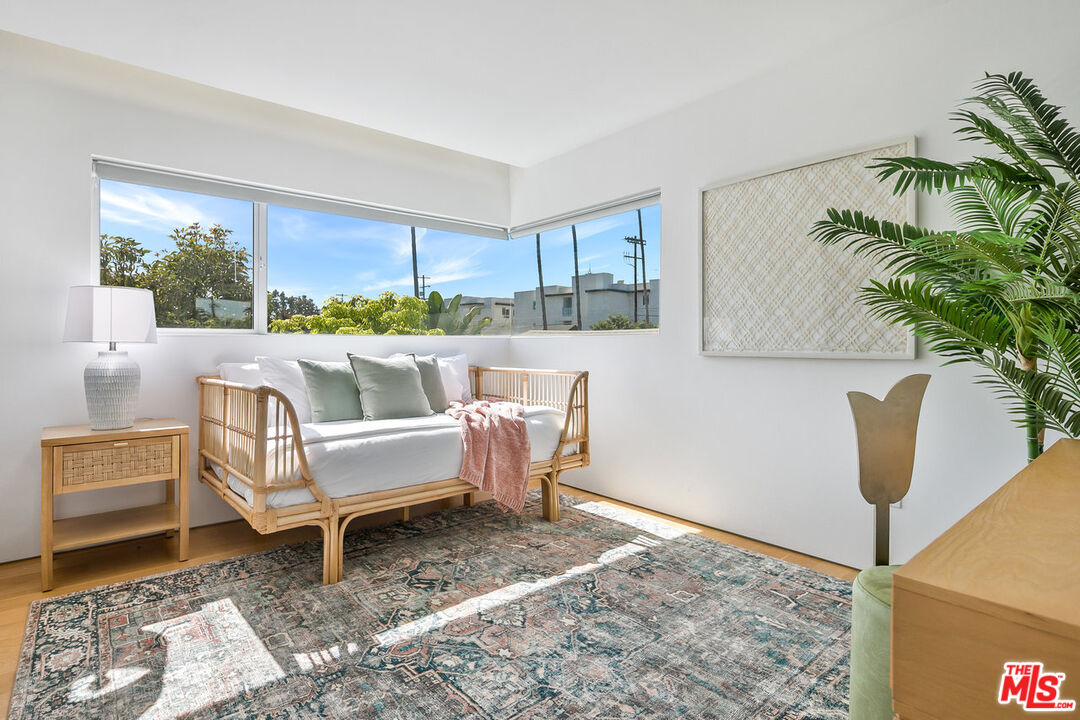 338 Rennie Ave Unit: A