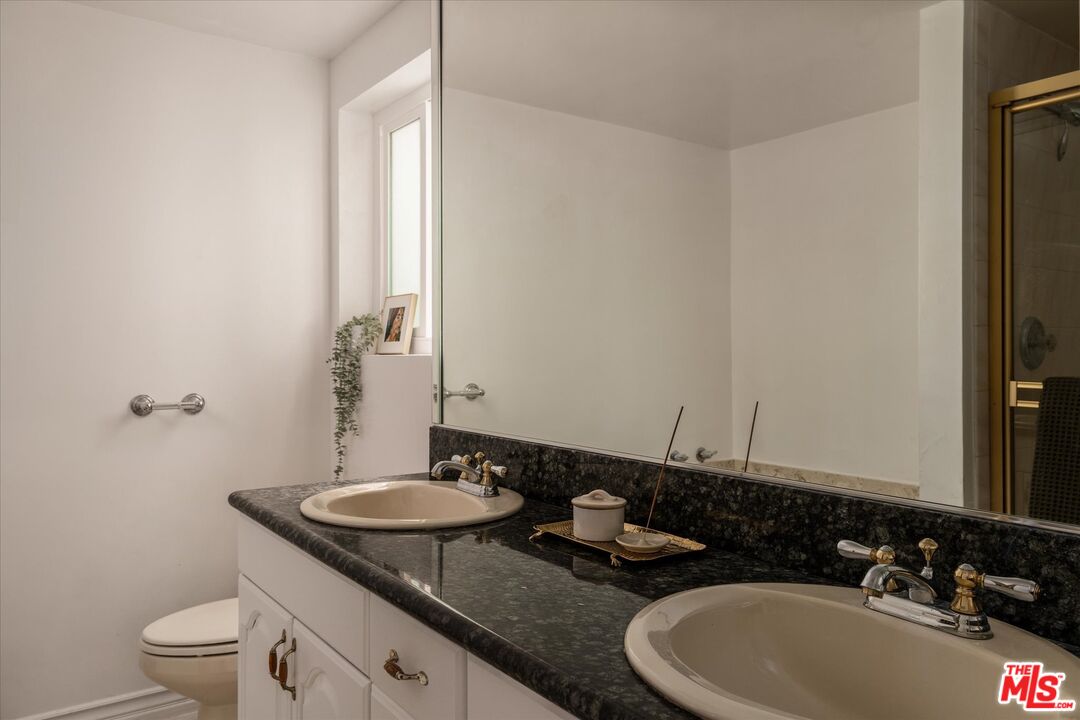 7259 Hillside Ave Unit: 304