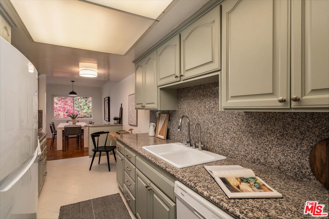 7259 Hillside Ave Unit: 304