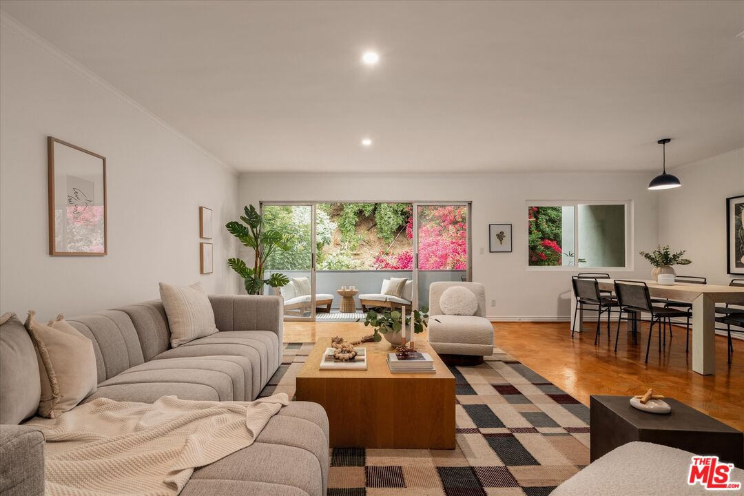 7259 Hillside Ave Unit: 304