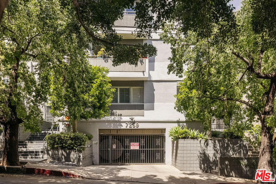 7259 Hillside Ave Unit: 304
