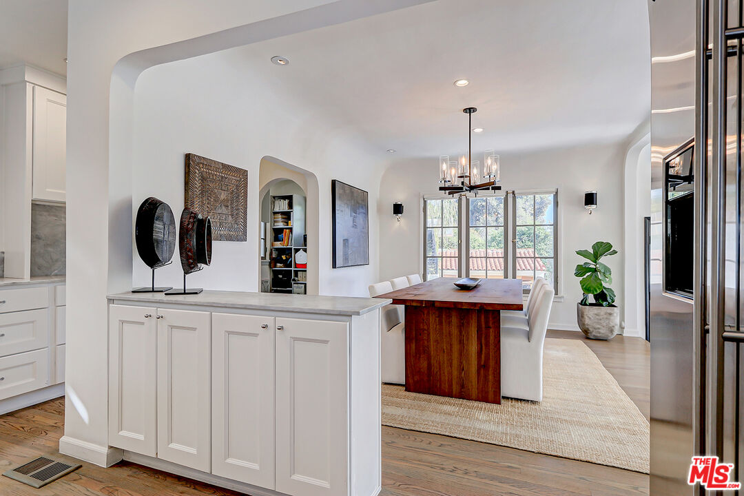 1761 N Orange Grove Ave