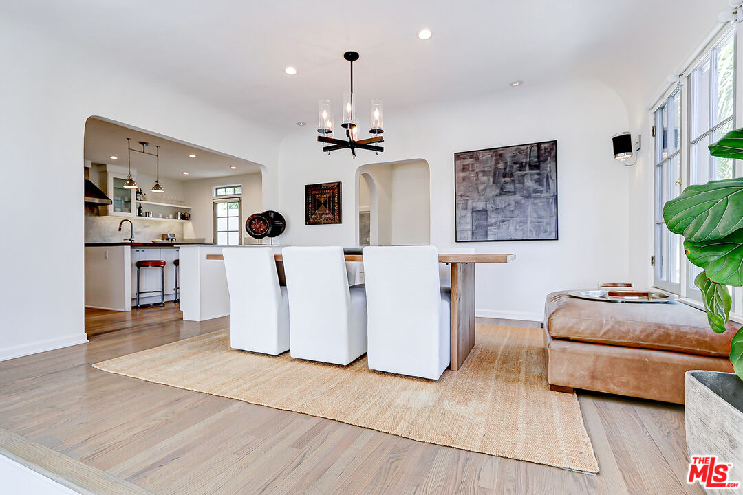 1761 N Orange Grove Ave