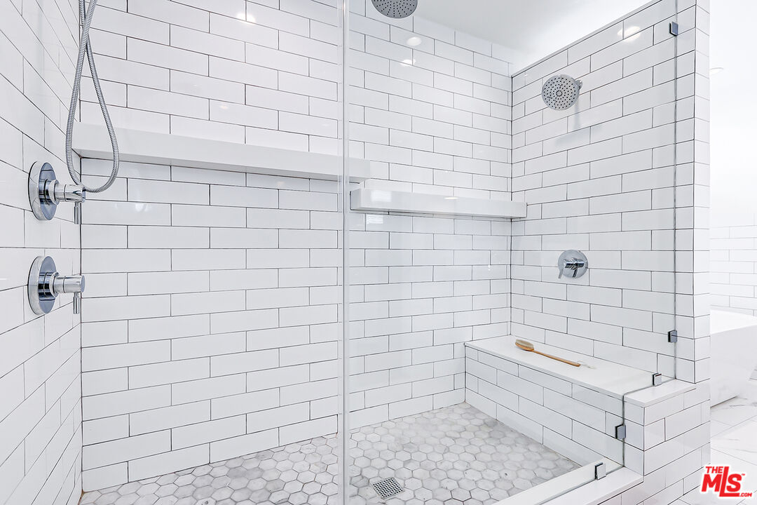 1761 N Orange Grove Ave