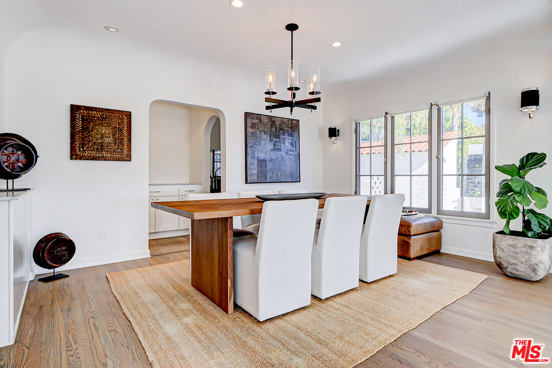 1761 N Orange Grove Ave