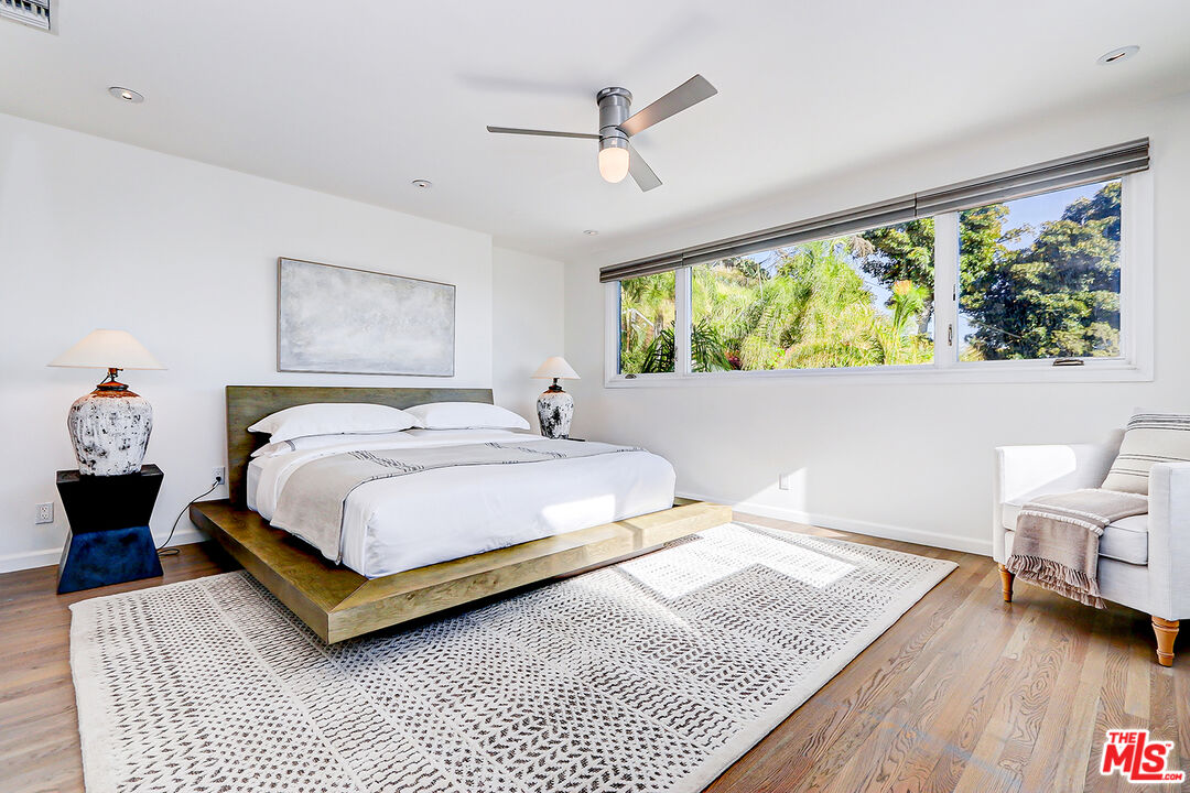 1761 N Orange Grove Ave