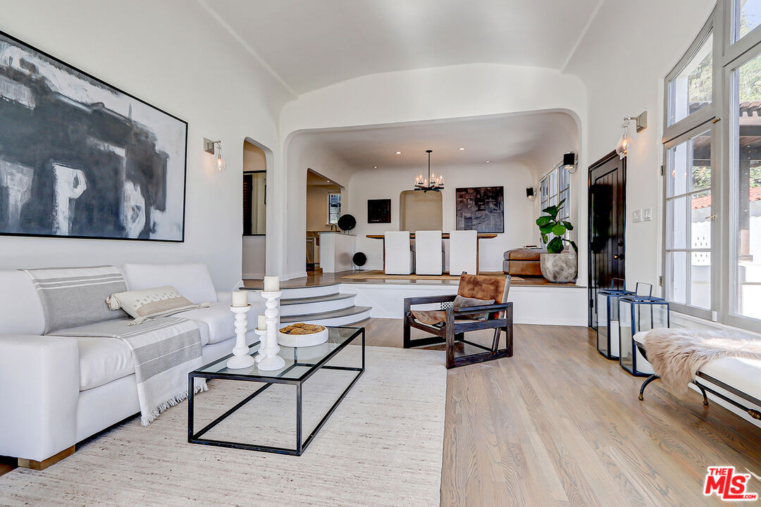 1761 N Orange Grove Ave