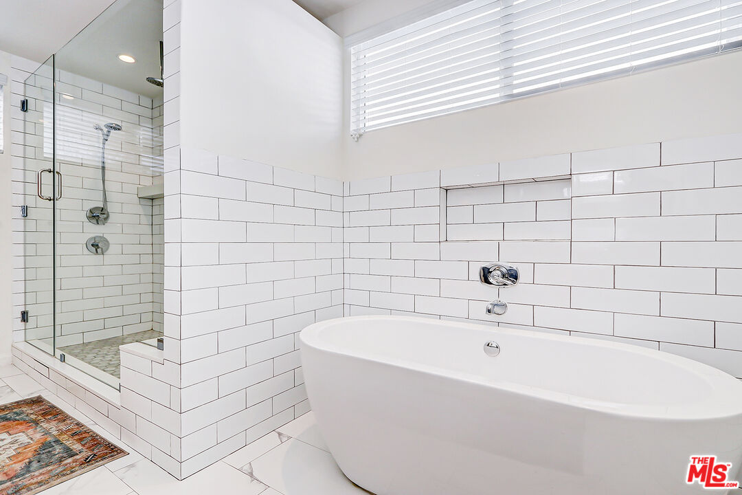 1761 N Orange Grove Ave