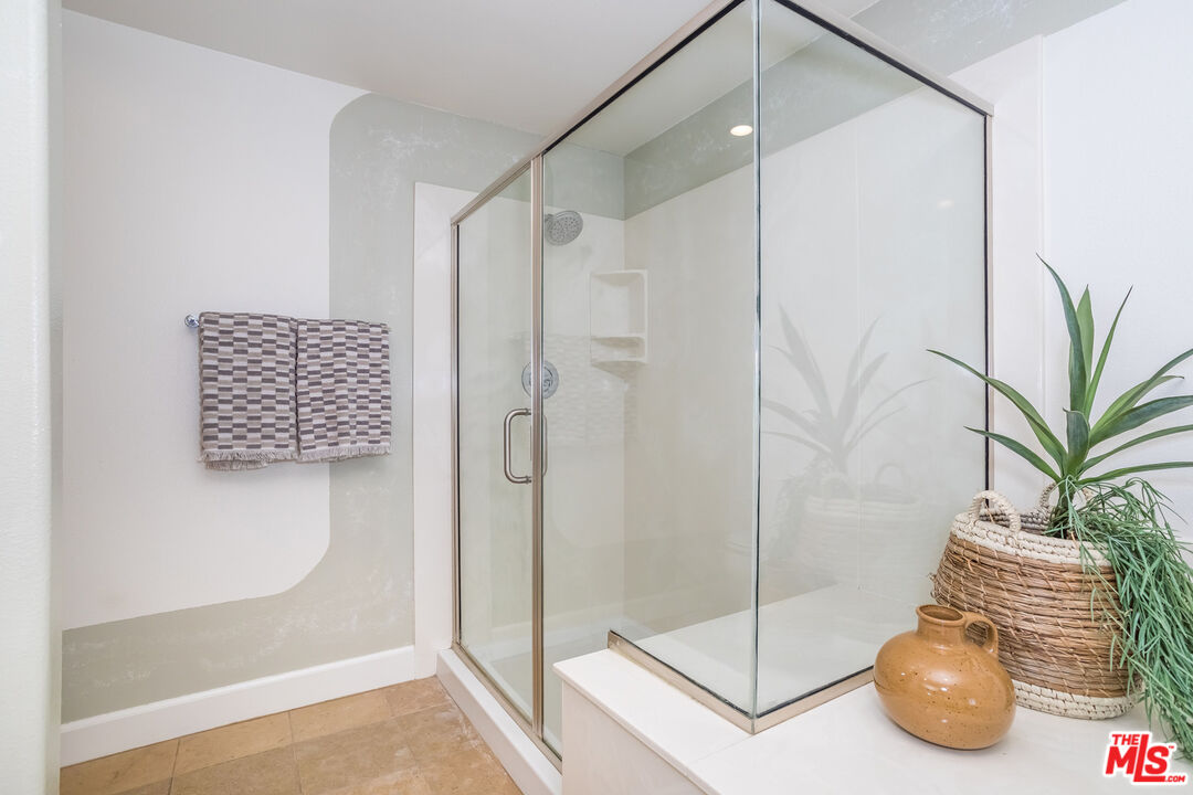 10878 Bloomfield St Unit: 207