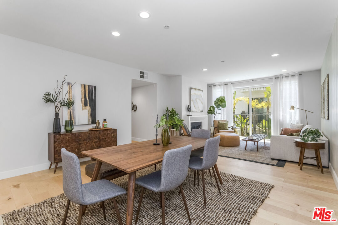 10878 Bloomfield St Unit: 207