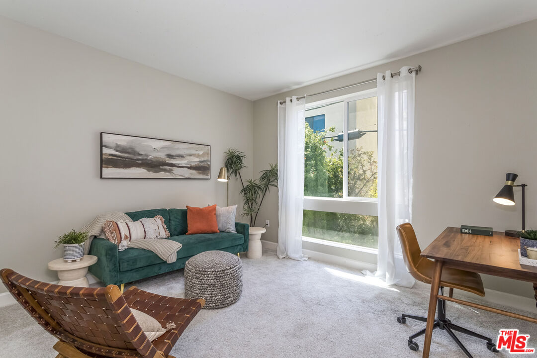 10878 Bloomfield St Unit: 207