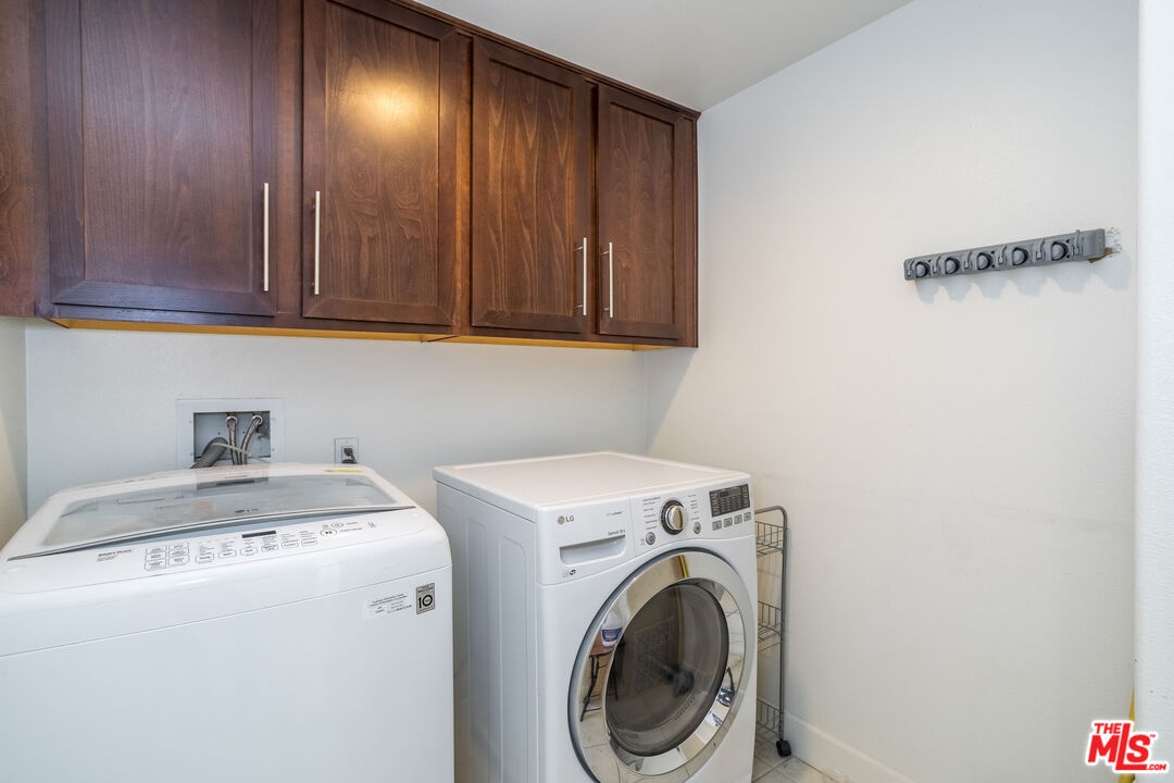 10878 Bloomfield St Unit: 207