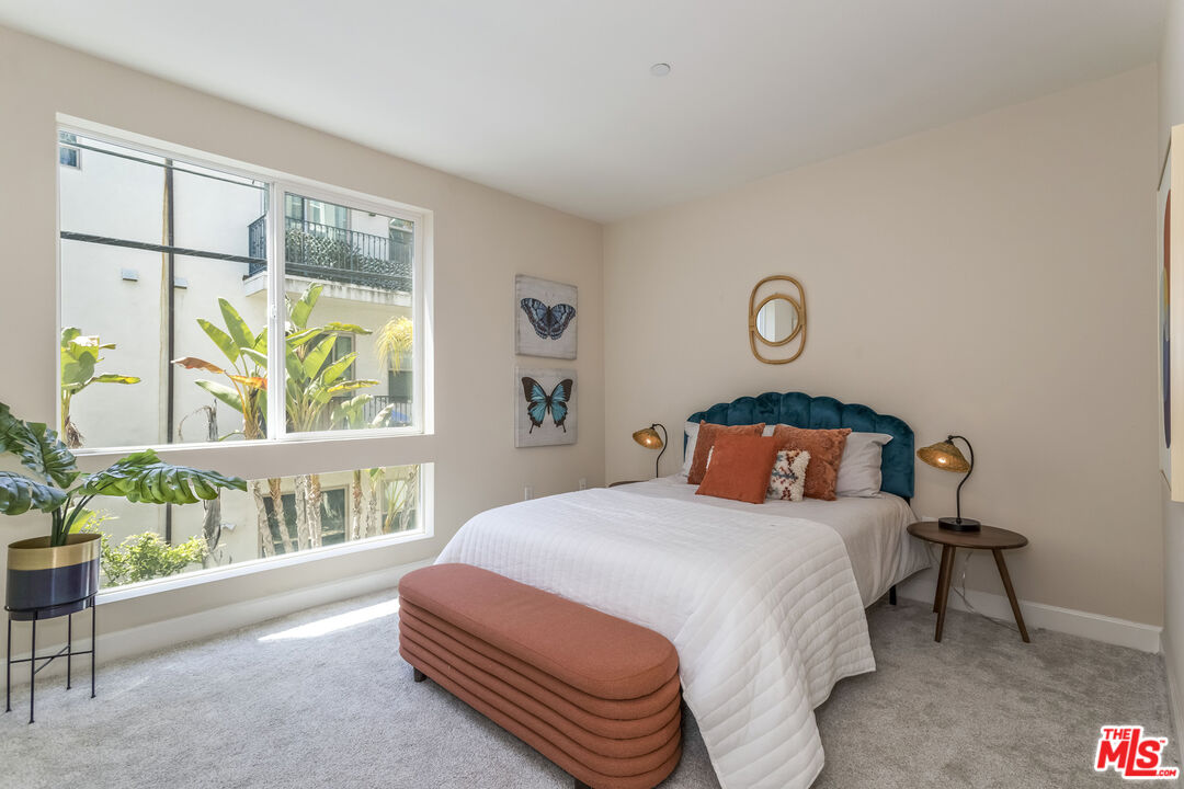 10878 Bloomfield St Unit: 207