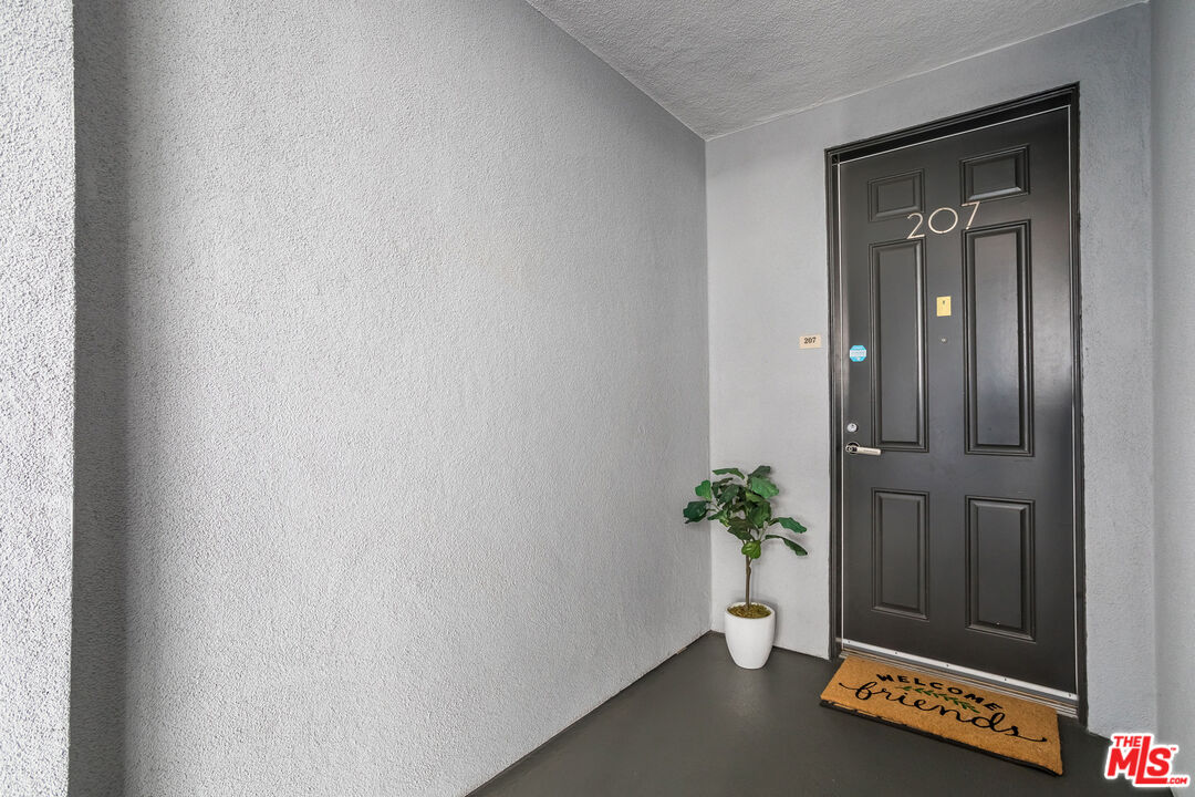 10878 Bloomfield St Unit: 207