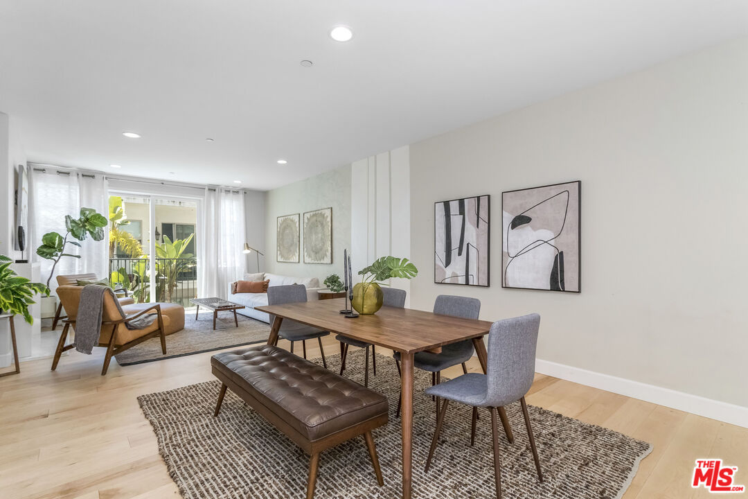 10878 Bloomfield St Unit: 207