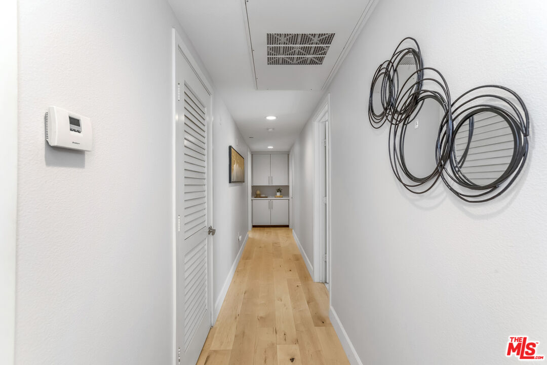 10878 Bloomfield St Unit: 207