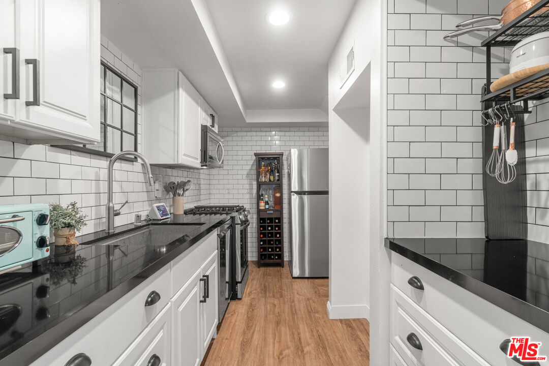 13030 Valleyheart Dr Unit: 114