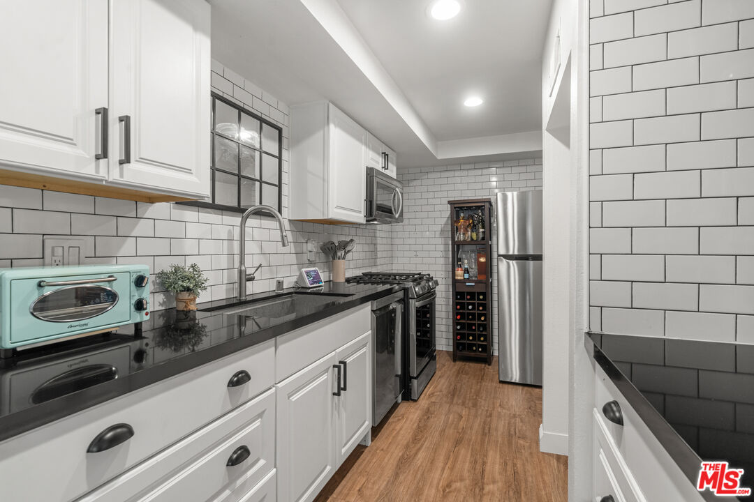 13030 Valleyheart Dr Unit: 114