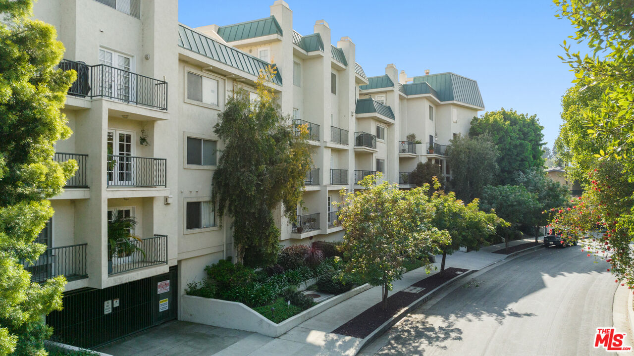 13030 Valleyheart Dr Unit: 114