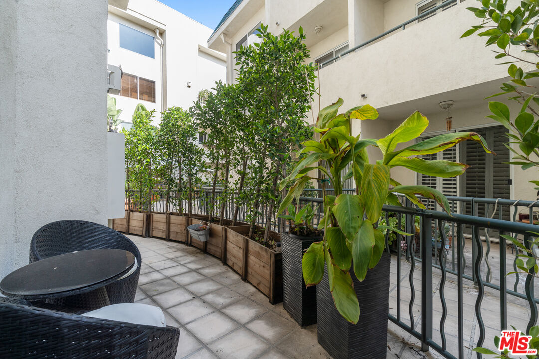 13030 Valleyheart Dr Unit: 114