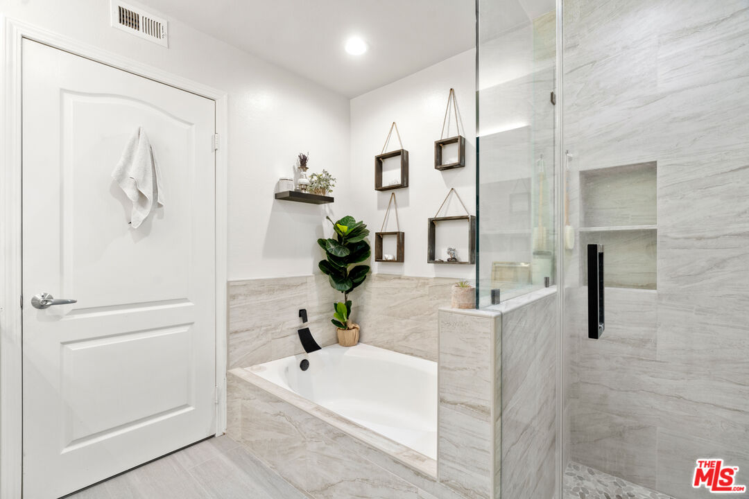 13030 Valleyheart Dr Unit: 114