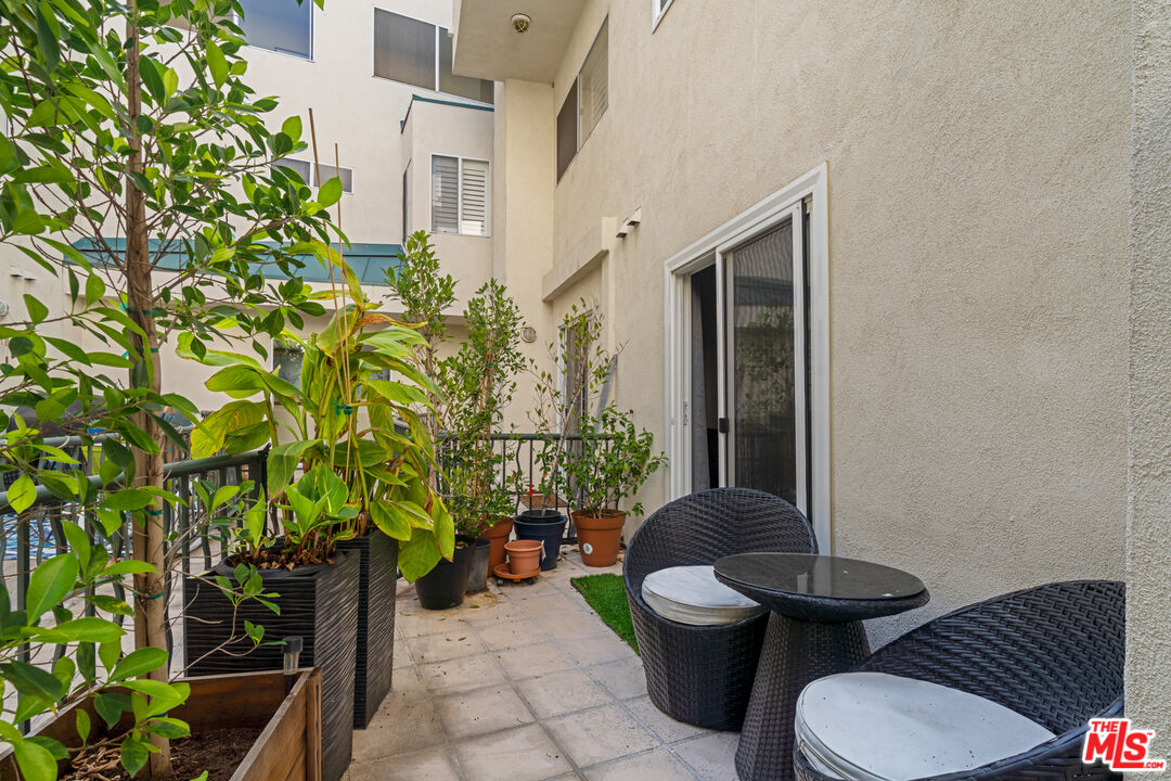 13030 Valleyheart Dr Unit: 114