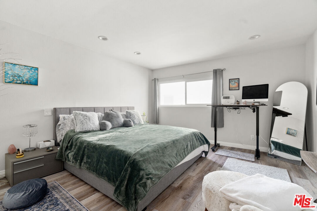 13030 Valleyheart Dr Unit: 114