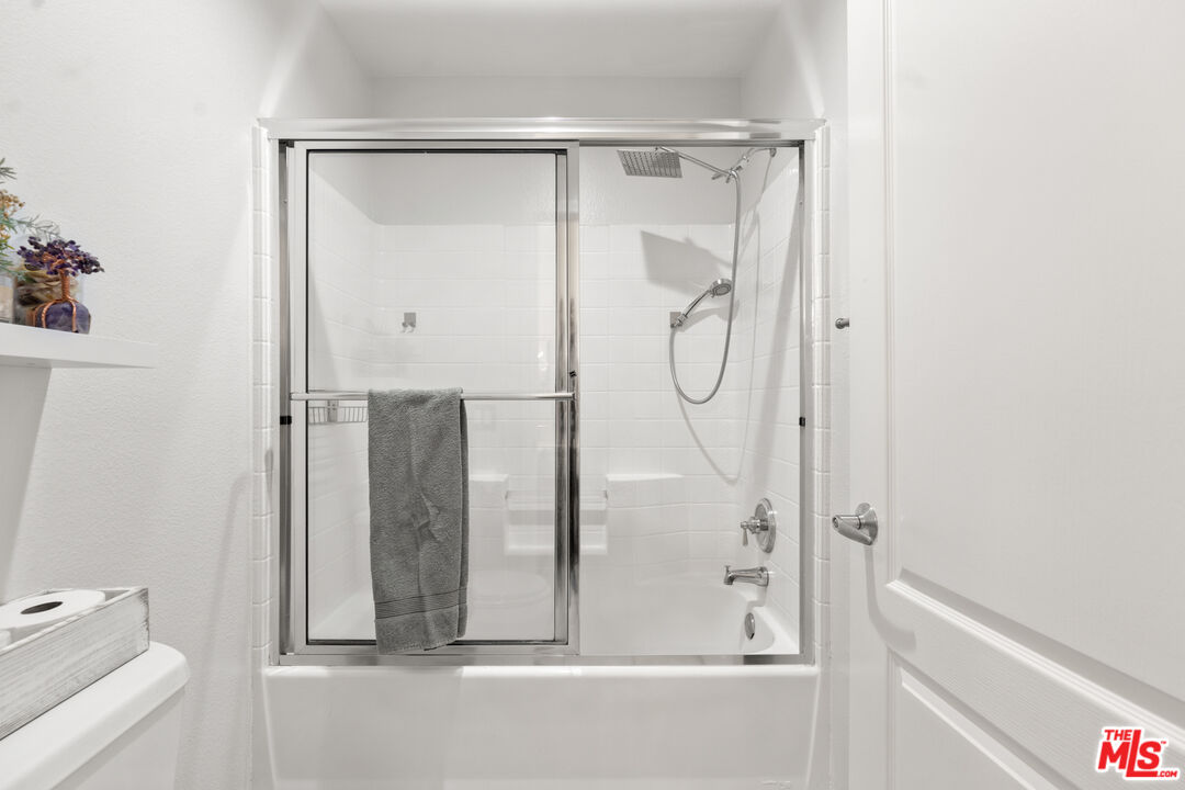 13030 Valleyheart Dr Unit: 114